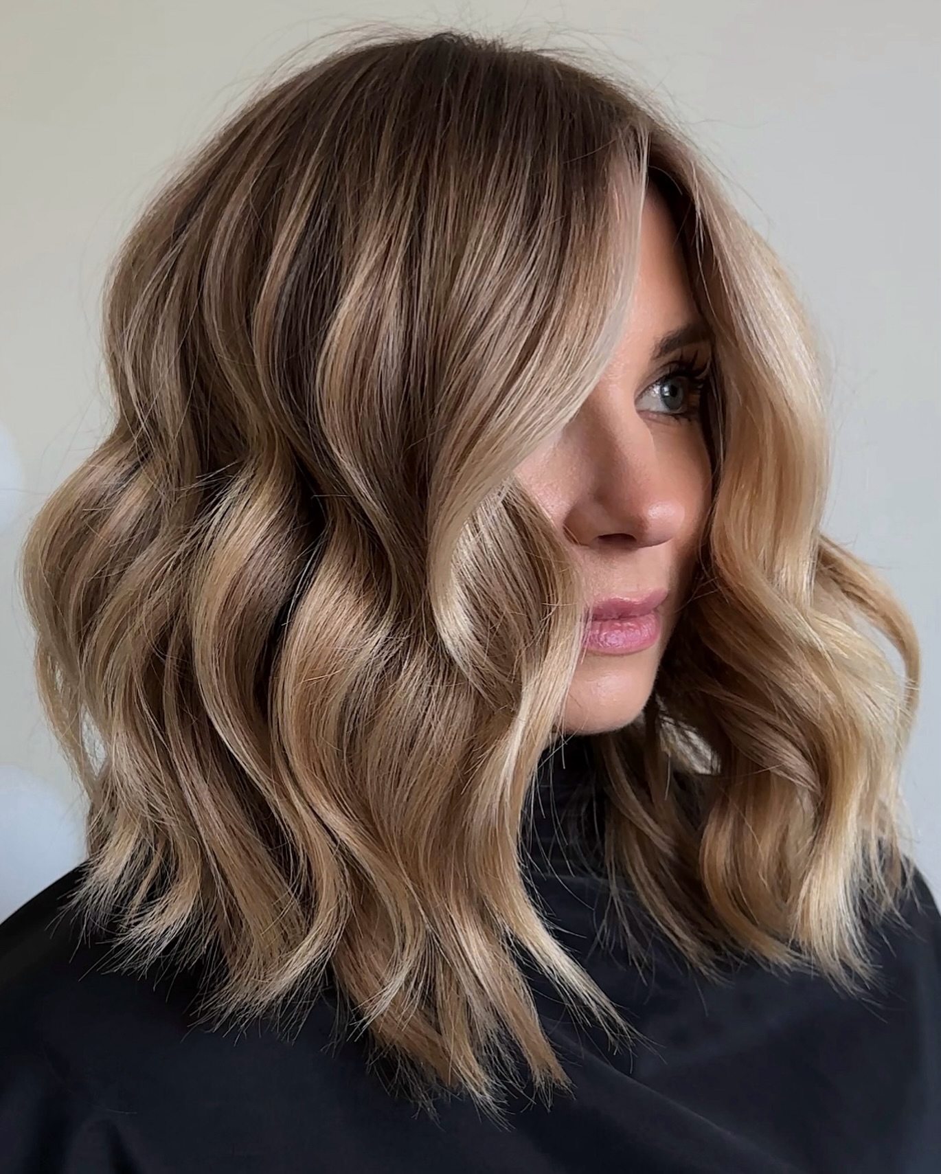 Ash Blonde Lob With Darker Lowlights Ash Blonde Lob With Darker Lowlights β Lowlights for Blonde Hair