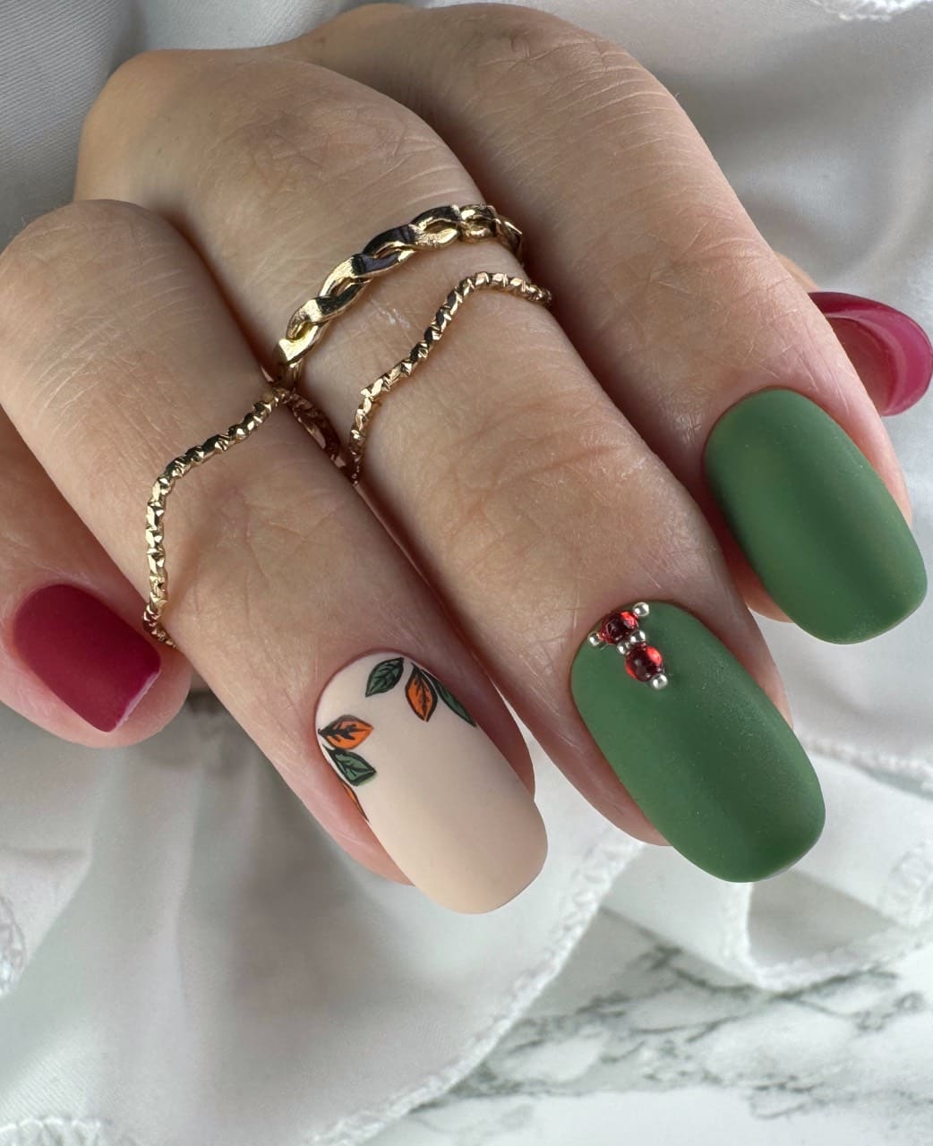 Glitter Visual Idea Glitter Visual Idea β Winter Nude Nails