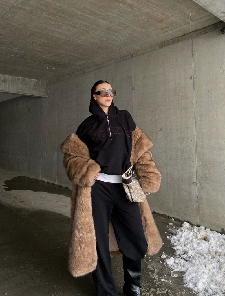 Edgy Faux Fur Coat with Hoodie for a Cool Brunch Vibe Edgy Faux Fur Coat with Hoodie for a Cool Brunch Vibe β Winter Brunch Outfits
