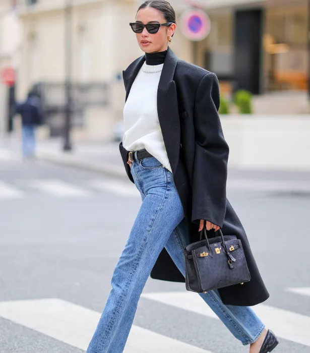Oversized Black Coat with Straight-Leg Jeans — Winter Going Out Outfits