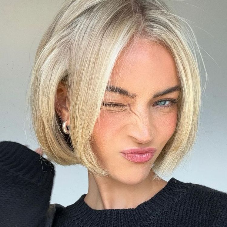 Platinum Blonde Sleek Blunt Bob Platinum Blonde Sleek Blunt Bob β Winter Haircuts for Women