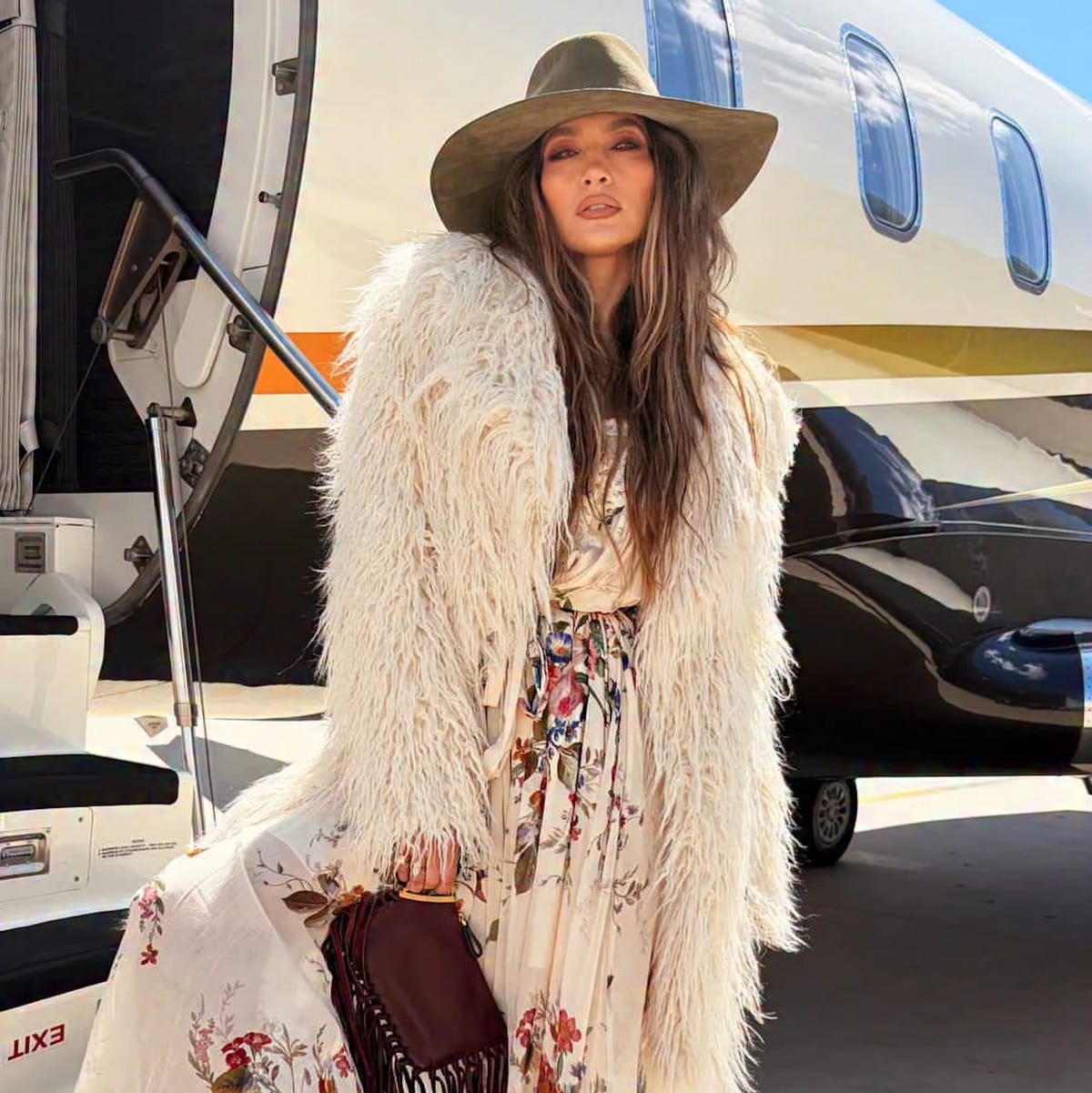 Bohemian-Inspired Event Cream Faux Fur Coat with Olive Green Hat — Fur Hat Outfits