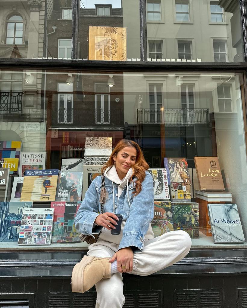 Cream Hoodie with Denim Jacket and Sweatpants — Hoodie Outfits