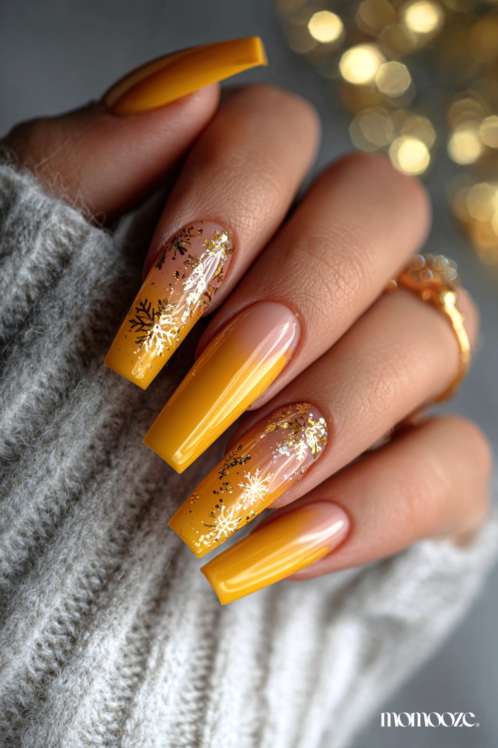 Winter Visual Idea Winter Visual Idea β Winter Gold Nails