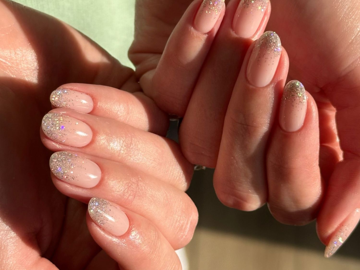 Short Oval Silver Glitter Gradient Tips Short Oval Silver Glitter Gradient Tips β Sparkly New Years Nails 2027