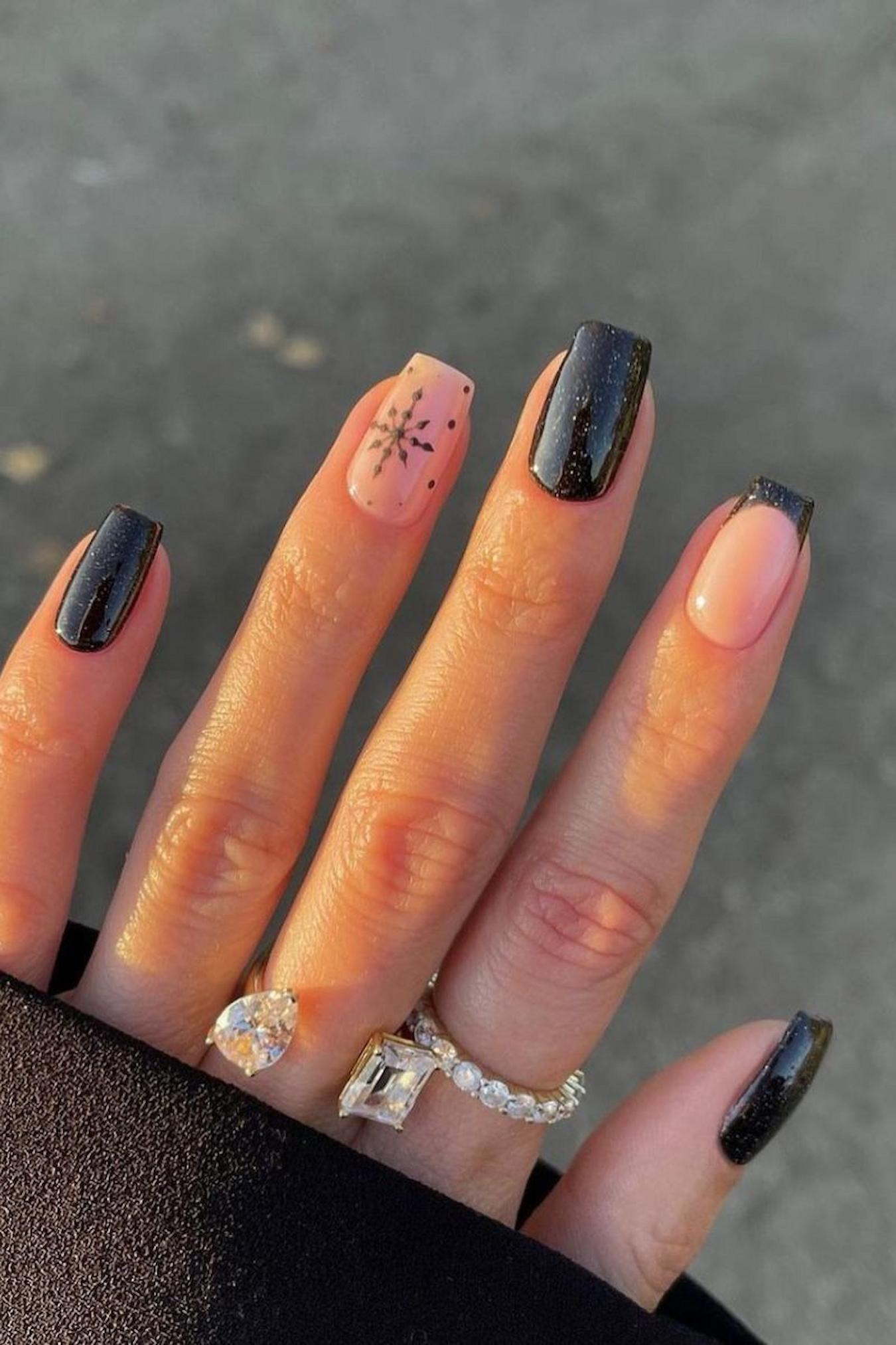 Forest Green & Snowflake Short Square Nails — Cozy Winter Nails