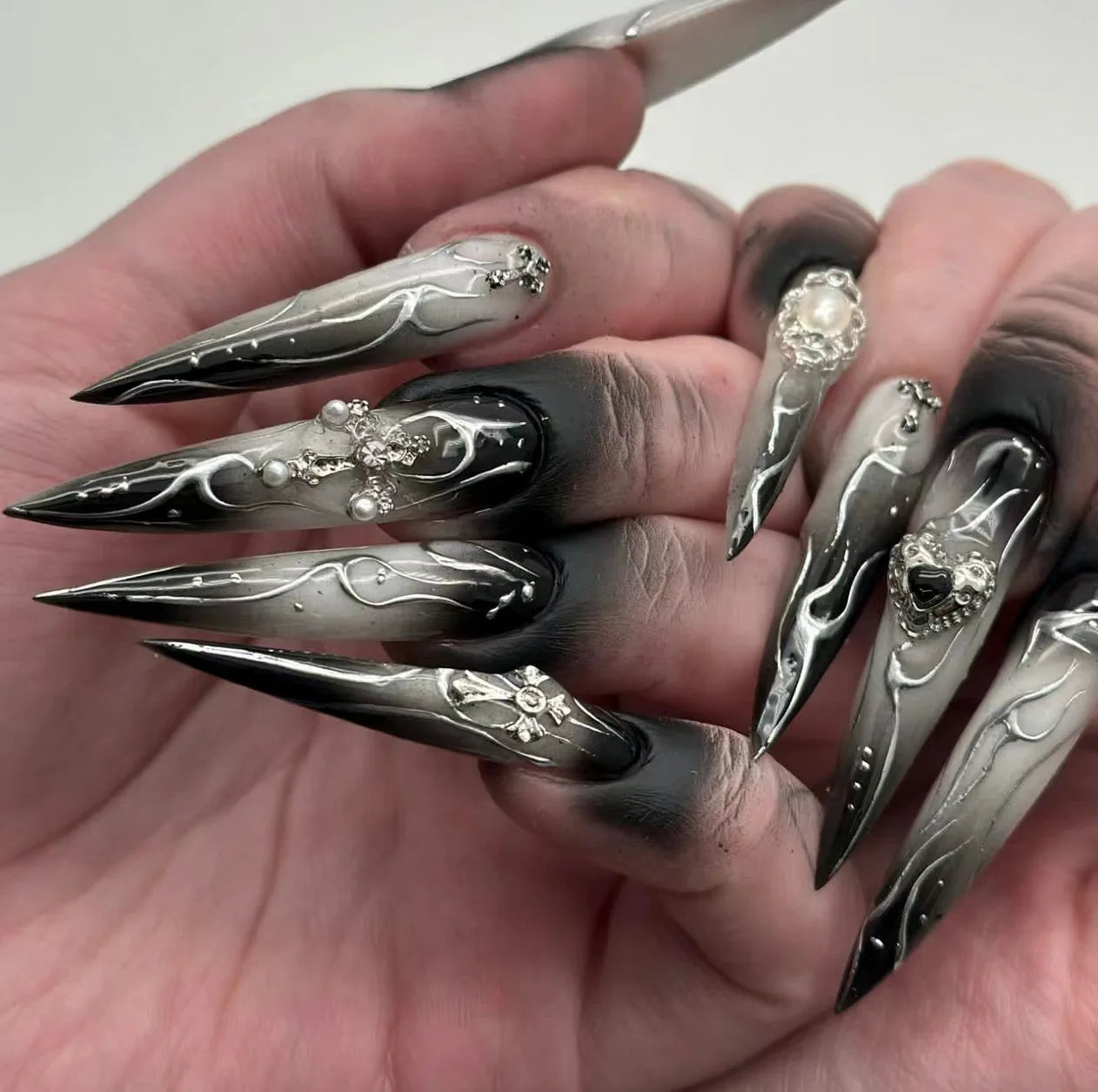 Gothic Airbrush Ombre Stiletto Nails Gothic Airbrush Ombre Stiletto Nails β Winter Stiletto Nails