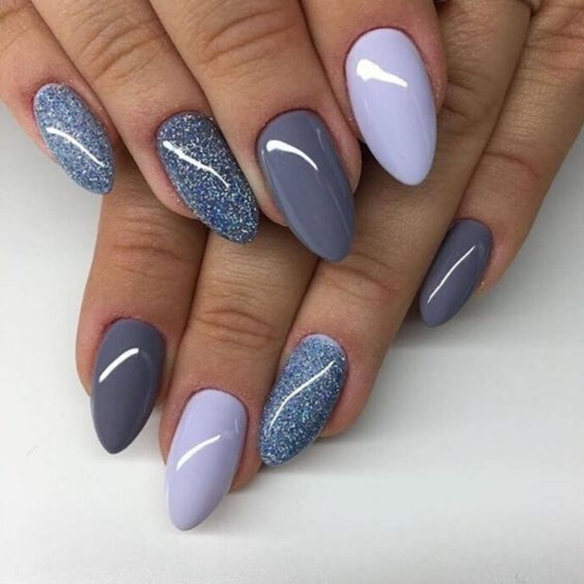 Glitter Accents On Accent Nails Visual Idea — Classy Winter Nails