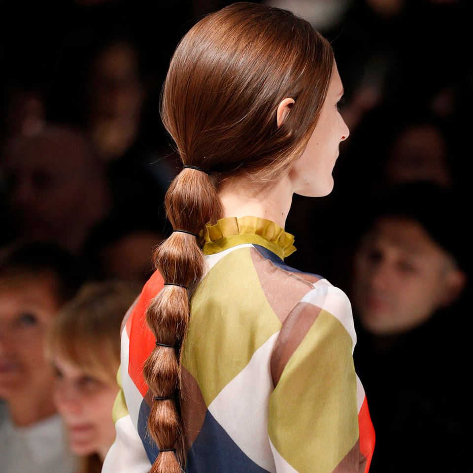Segmented Bubble Ponytail — Winter Ponytail Hairstyles