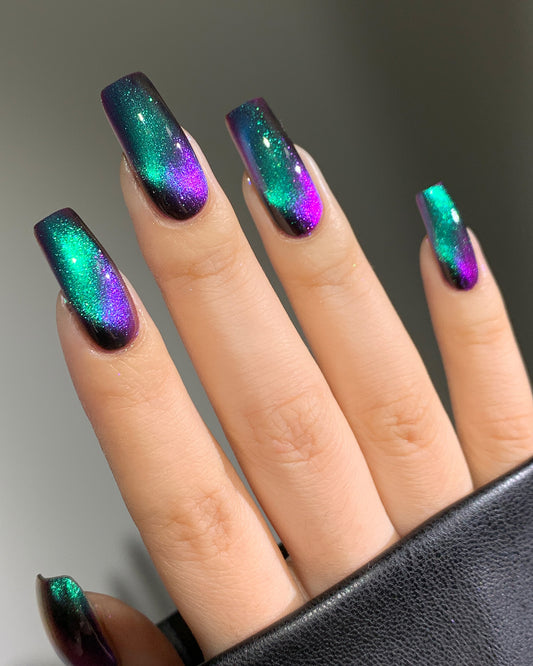 Aurora Cat-Eye Long Coffin Nails Aurora Cat-Eye Long Coffin Nails β Long Winter Coffin Nails