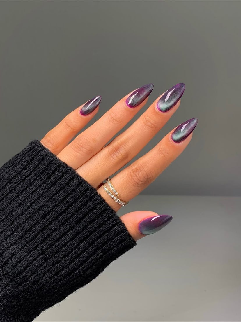 Deep Purple Magnetic Cat-Eye Almonds Deep Purple Magnetic Cat-Eye Almonds β Winter Nails for School