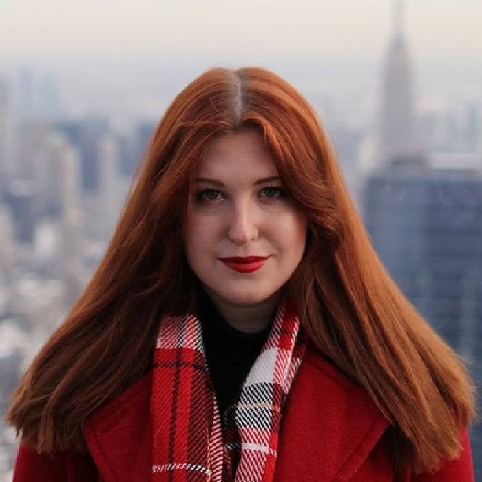 Front View Medium Crop Visual Idea Front View Medium Crop Visual Idea β Winter Red Hair Colors