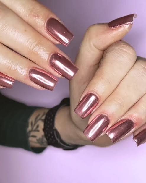 Chrome Visual Idea Chrome Visual Idea β Winter Squoval Nails