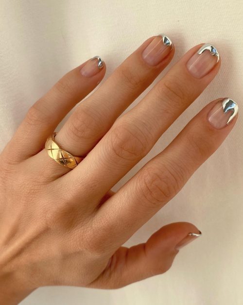 Metallic Silver French Tips Metallic Silver French Tips β Short Winter Round Nails