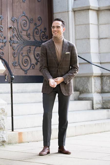 Tan Turtleneck Under a Brown Plaid Blazer for Business Casual Tan Turtleneck Under a Brown Plaid Blazer for Business Casual β Turtleneck Outfits