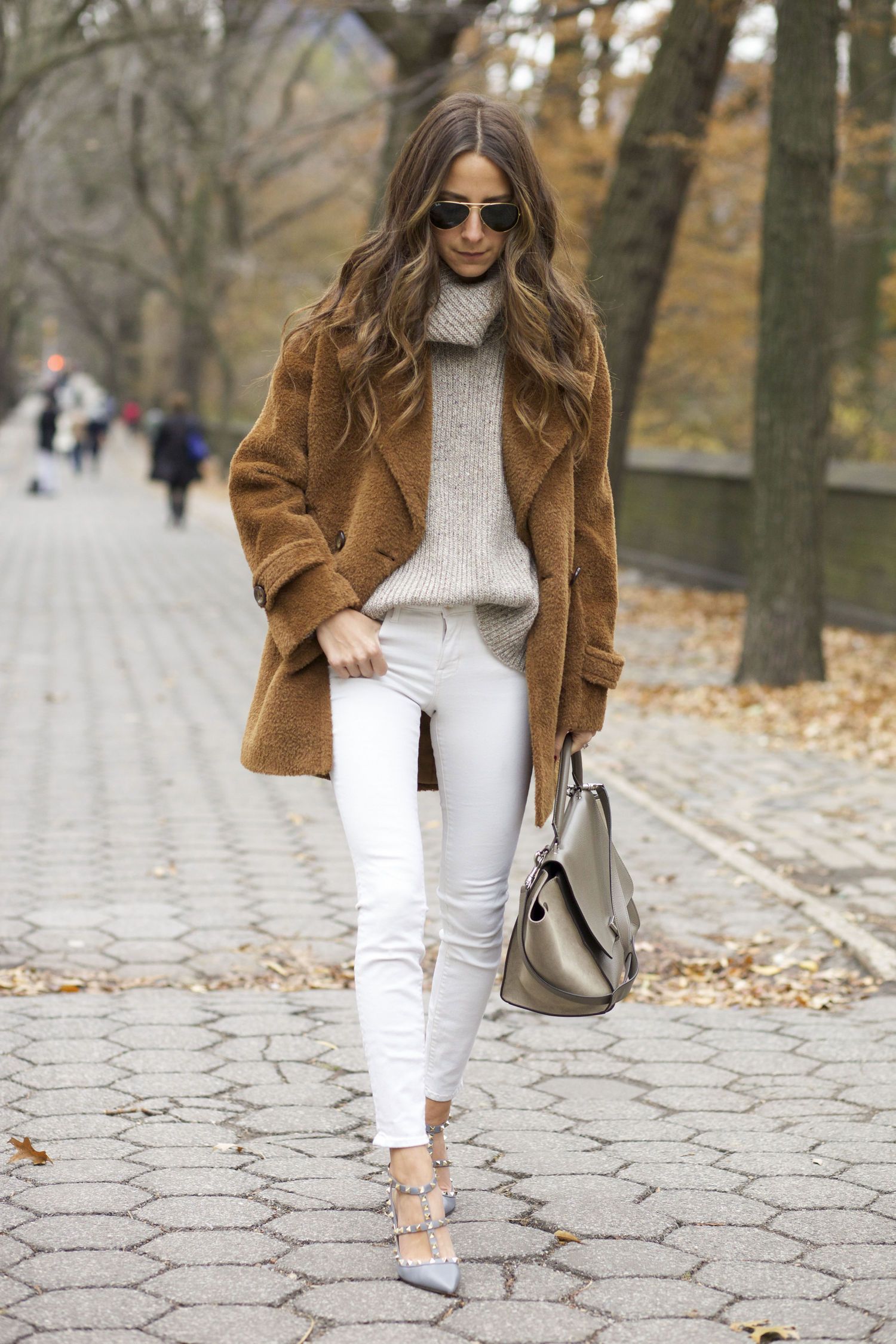White Skinny Jeans with Grey Turtleneck and Brown Teddy Coat White Skinny Jeans with Grey Turtleneck and Brown Teddy Coat β Winter Outfits with Jeans