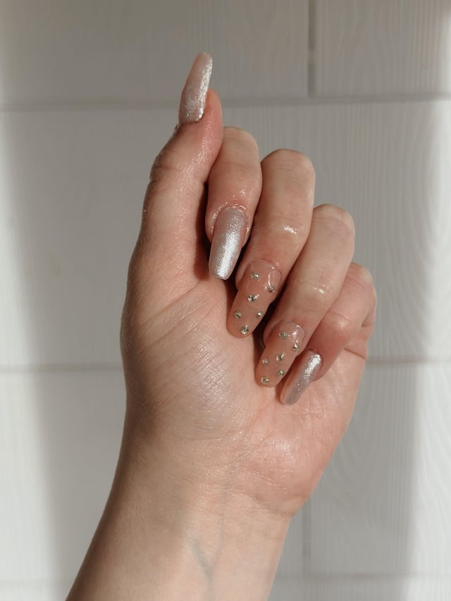 Dense Glitter Visual Idea — Winter Champagne Nails