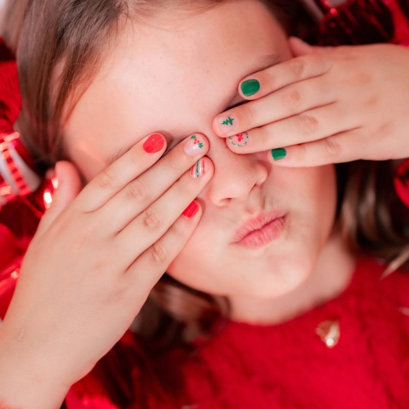 The Single Detail A Reader Notices First Visual Idea — Christmas Nails for Kids 2026