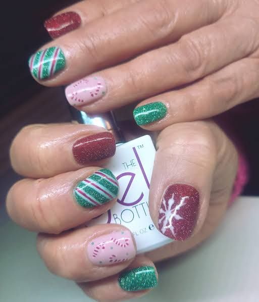 Even Application Visual Idea Even Application Visual Idea β Christmas Nails for Teens 2026