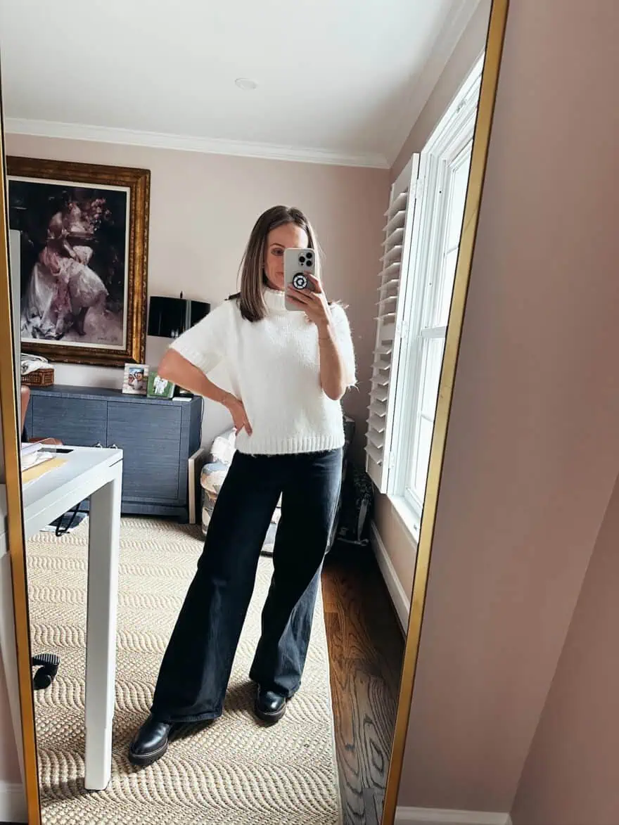 Wide-Leg Trousers and Fuzzy Sweater with Black Chelsea Boots Wide-Leg Trousers and Fuzzy Sweater with Black Chelsea Boots β Chelsea Boots Outfits