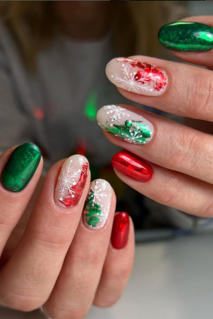 Chrome Finish Visual Idea Chrome Finish Visual Idea β Red and Green Christmas Nails 2026