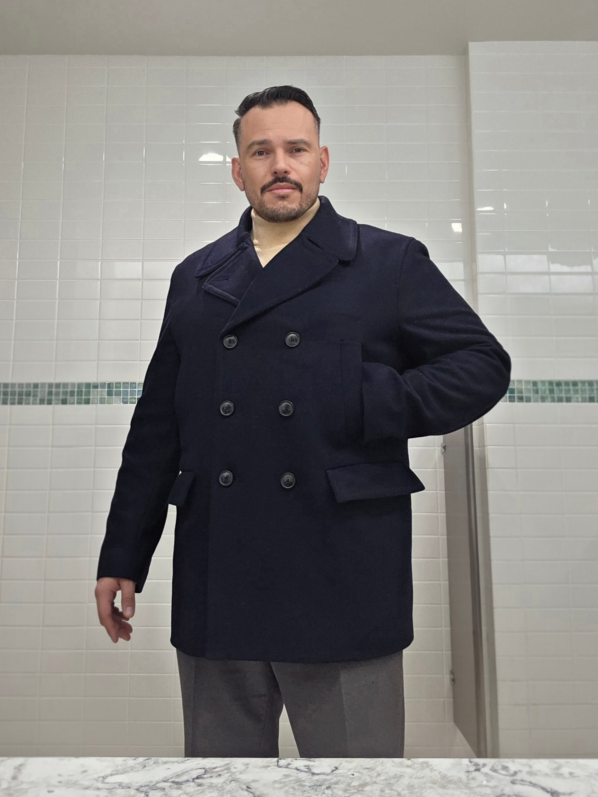 Navy Double-Breasted Peacoat with Light Yellow Turtleneck Navy Double-Breasted Peacoat with Light Yellow Turtleneck β Peacoat Outfits