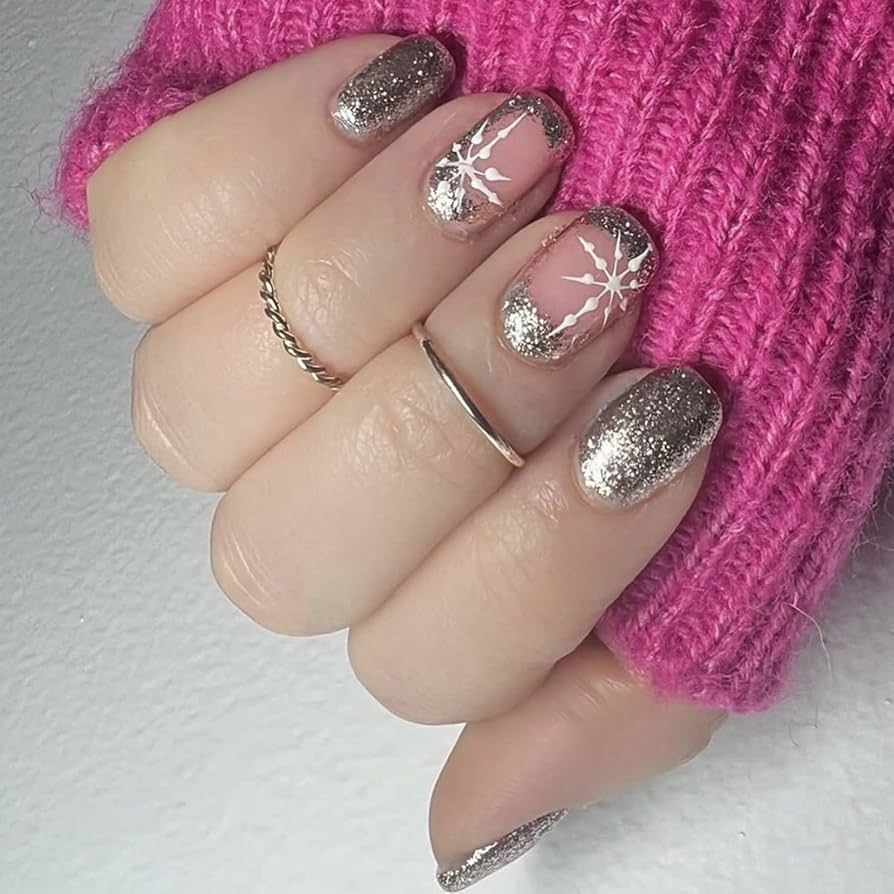 Sparkling Silver Snowflake Short Oval Nails — Short Winter Nails