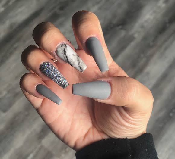 Clean Visual Idea — Winter Gray Nails