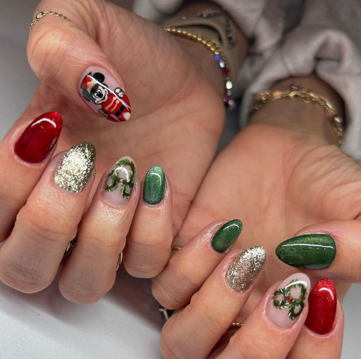 Mickey Santa Cat Eye Square Nails Mickey Santa Cat Eye Square Nails β Disney Christmas Nails 2026