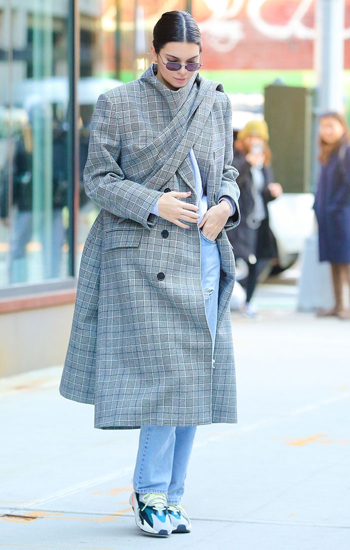 Oversized Plaid Coat with Wide-Leg Jeans and Sneakers — December Outfits