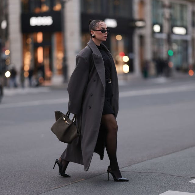 Layered Grey Shorts and Sweater with Burgundy Coat Layered Grey Shorts and Sweater with Burgundy Coat β Tights Outfits