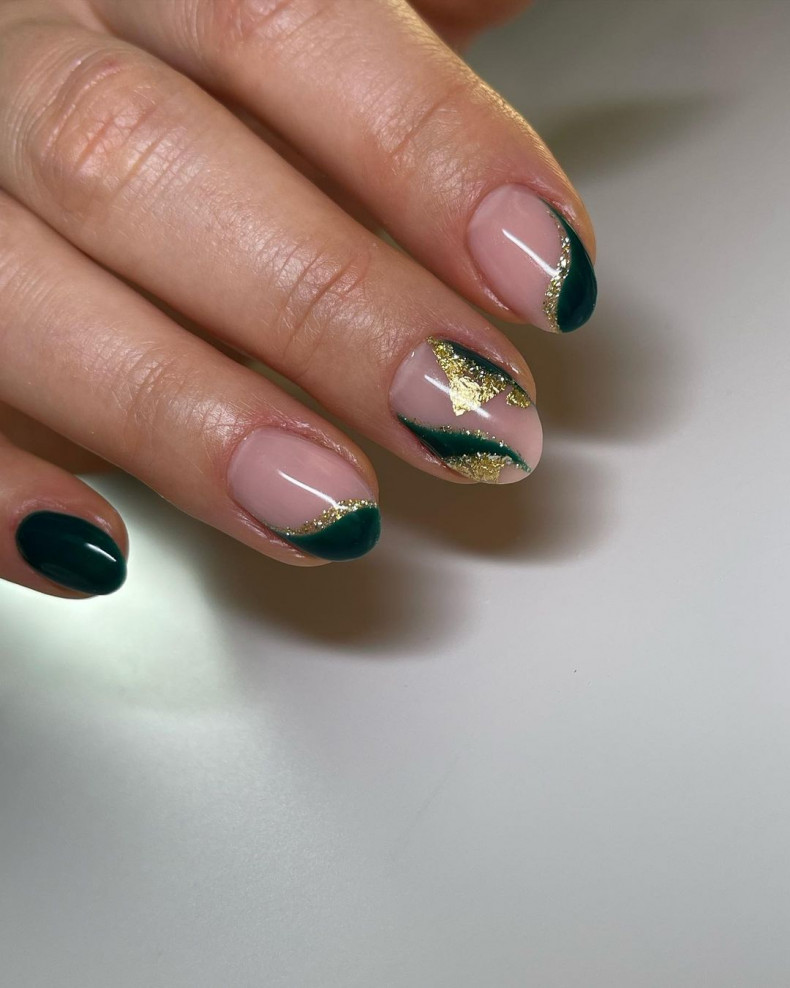 Short Oval Emerald French with Gold Foil Short Oval Emerald French with Gold Foil β Emerald Green Nails