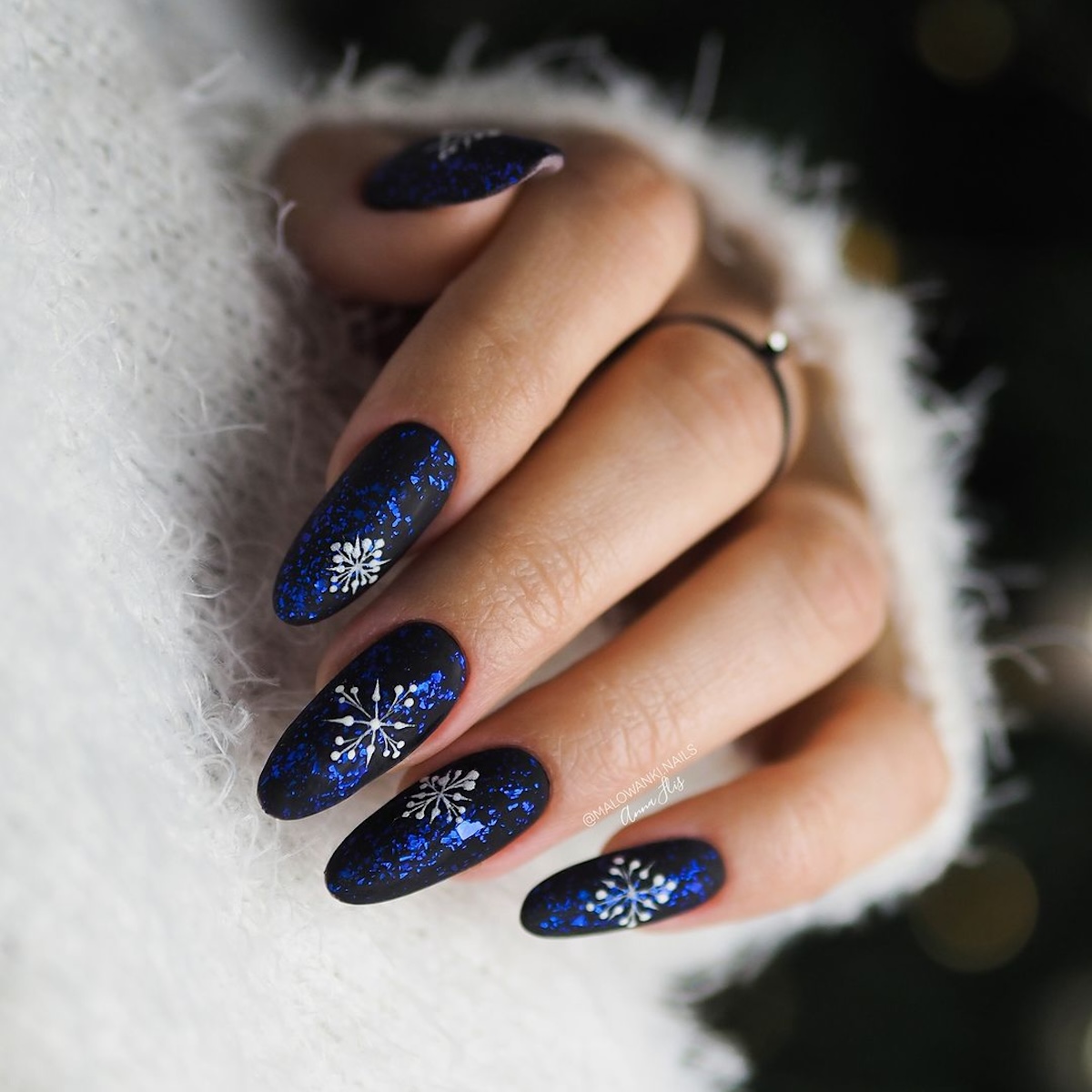 Matte Deep Blue with White Snowflakes Matte Deep Blue with White Snowflakes β Christmas Nail Colors 2026