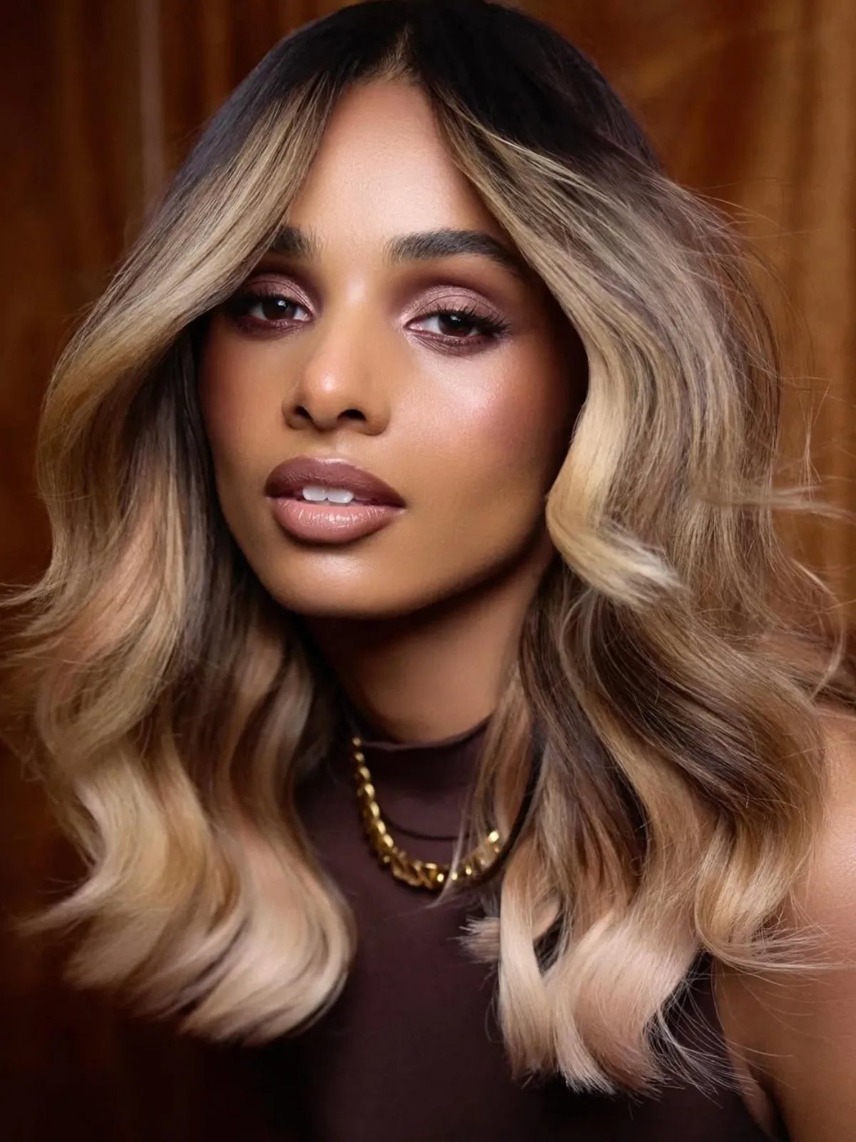 Beige Blonde With Soft Waves Beige Blonde With Soft Waves β Lowlights for Blonde Hair