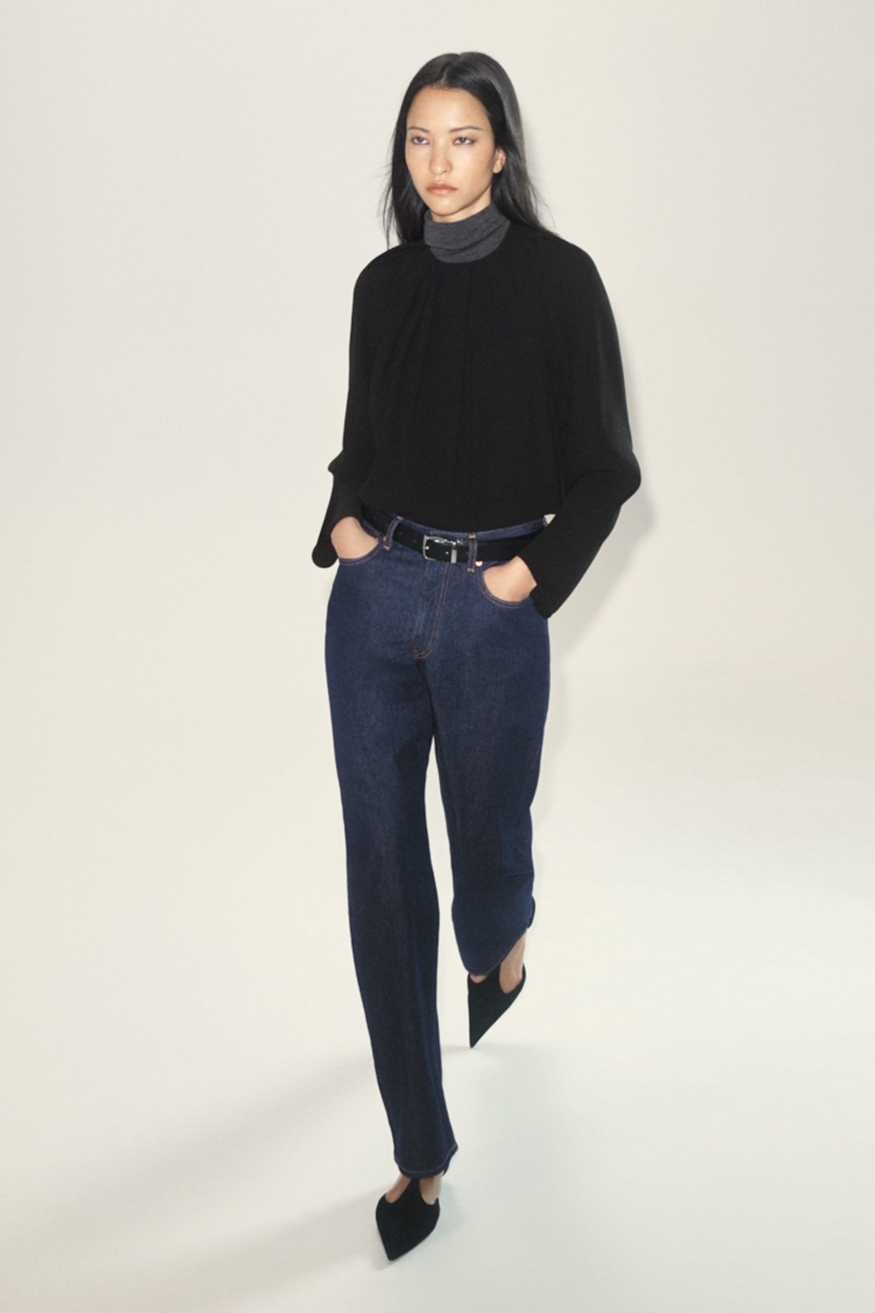 Layered Turtlenecks with Dark Wash Jeans and Pointed Heels Layered Turtlenecks with Dark Wash Jeans and Pointed Heels β Winter to Spring Transition Outfits