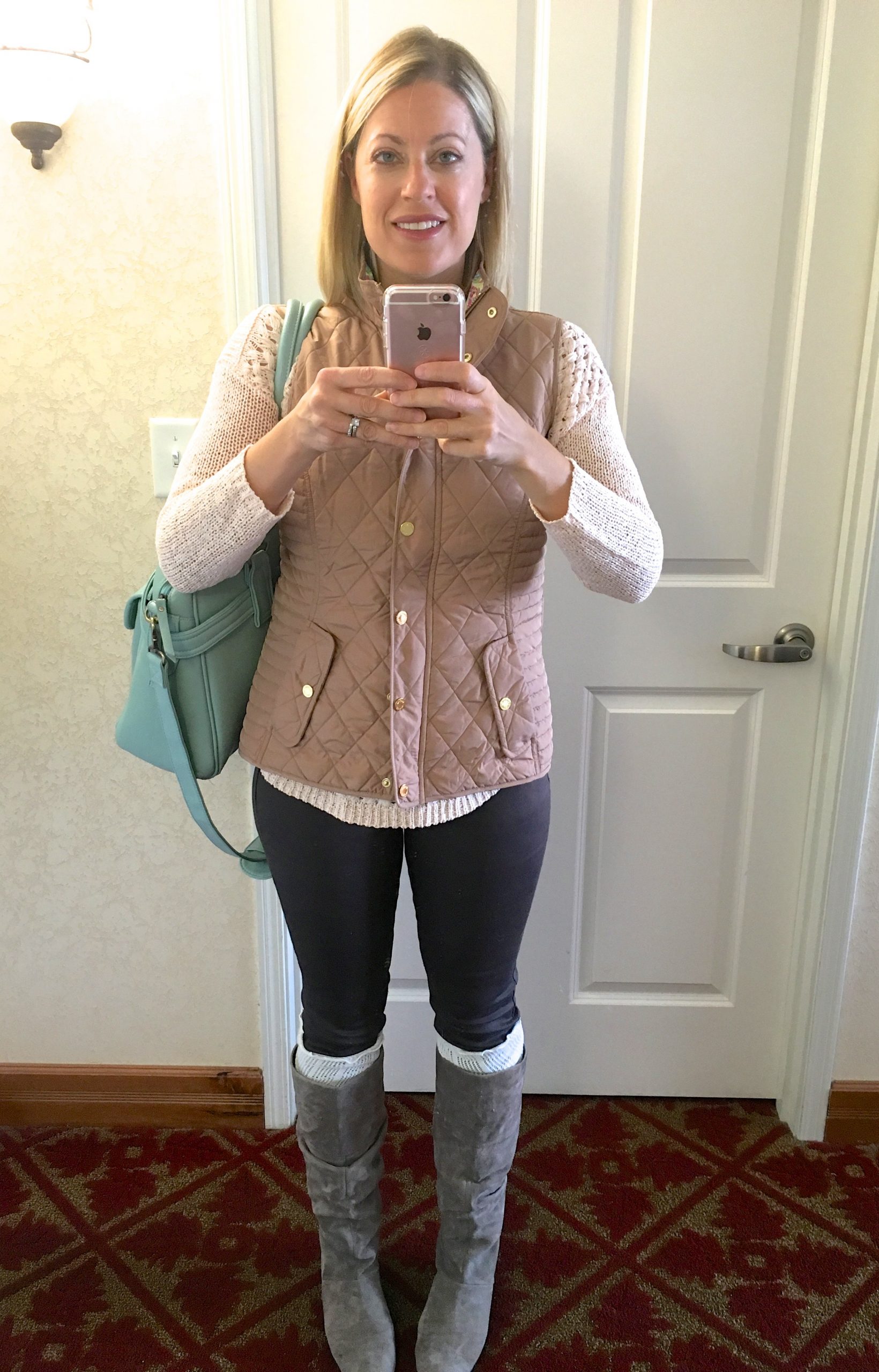 Turtleneck Sweater with Flared Jeans and Fedora — Casual Winter Outfits
