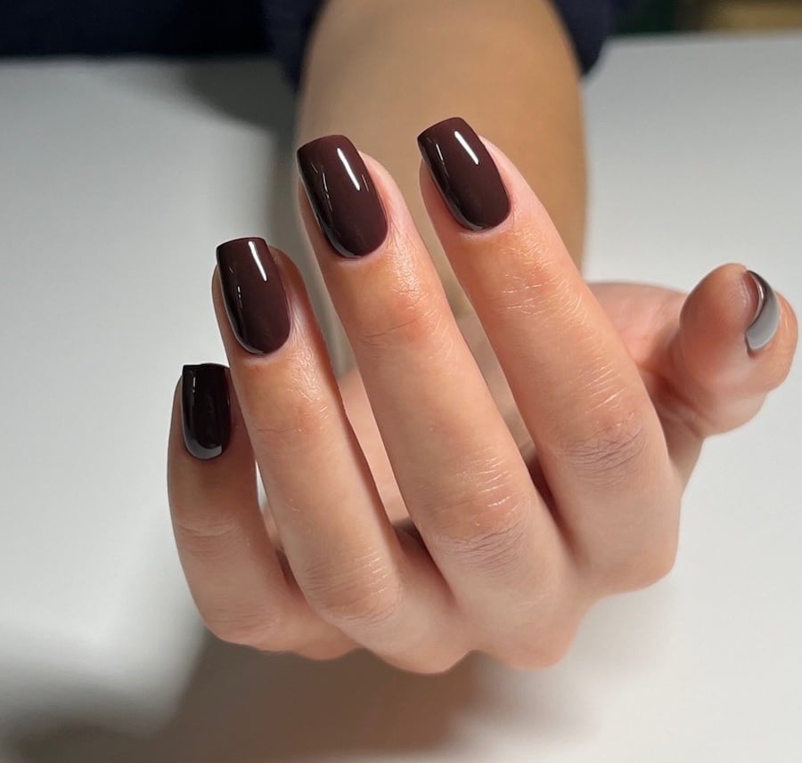 Medium Coffin Deep Dark Brown Glossy Nails — Everyday Winter Nails