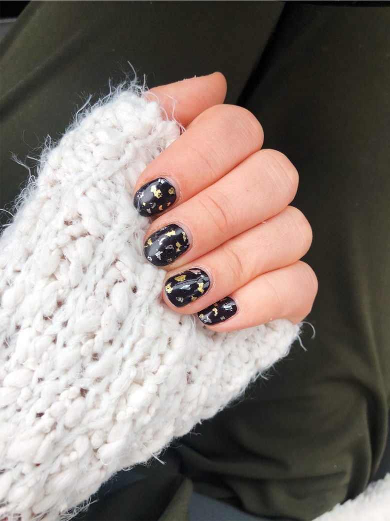 Short Round Black Gold Foil Nails — Winter Nail Designs