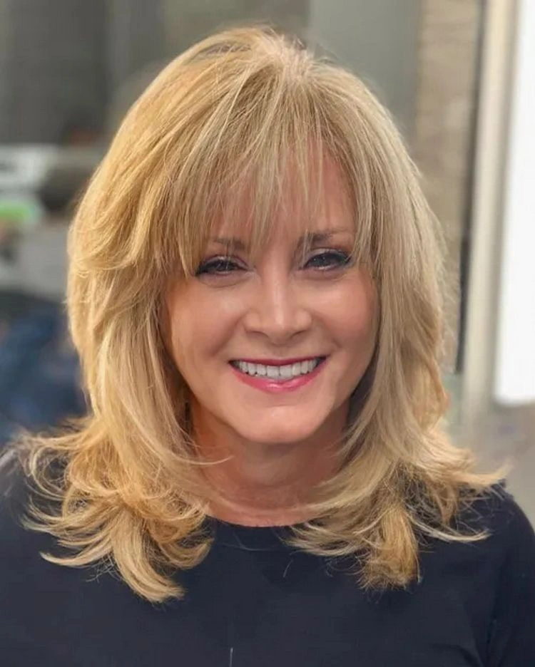 Honey Blonde Lob With Face-Framing Layers — Winter Haircuts for Women Over 70
