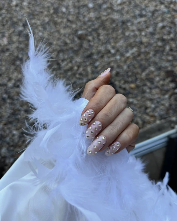 Gold Star Rhinestone Almond Nails Gold Star Rhinestone Almond Nails β NYE Nails 2027