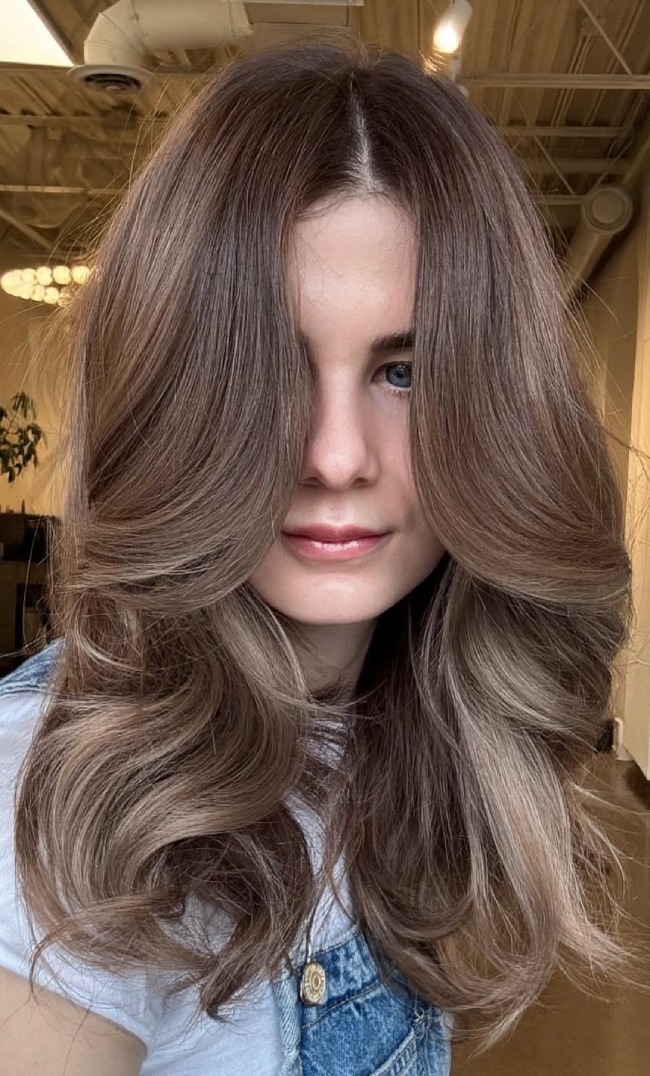 Mid-Back Wavy Blowout With Curtain Bangs Mid-Back Wavy Blowout With Curtain Bangs β Mushroom Brown Hair