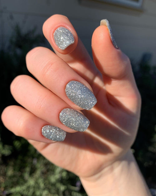 Glitter Visual Idea Glitter Visual Idea β Winter Dip Powder Nails