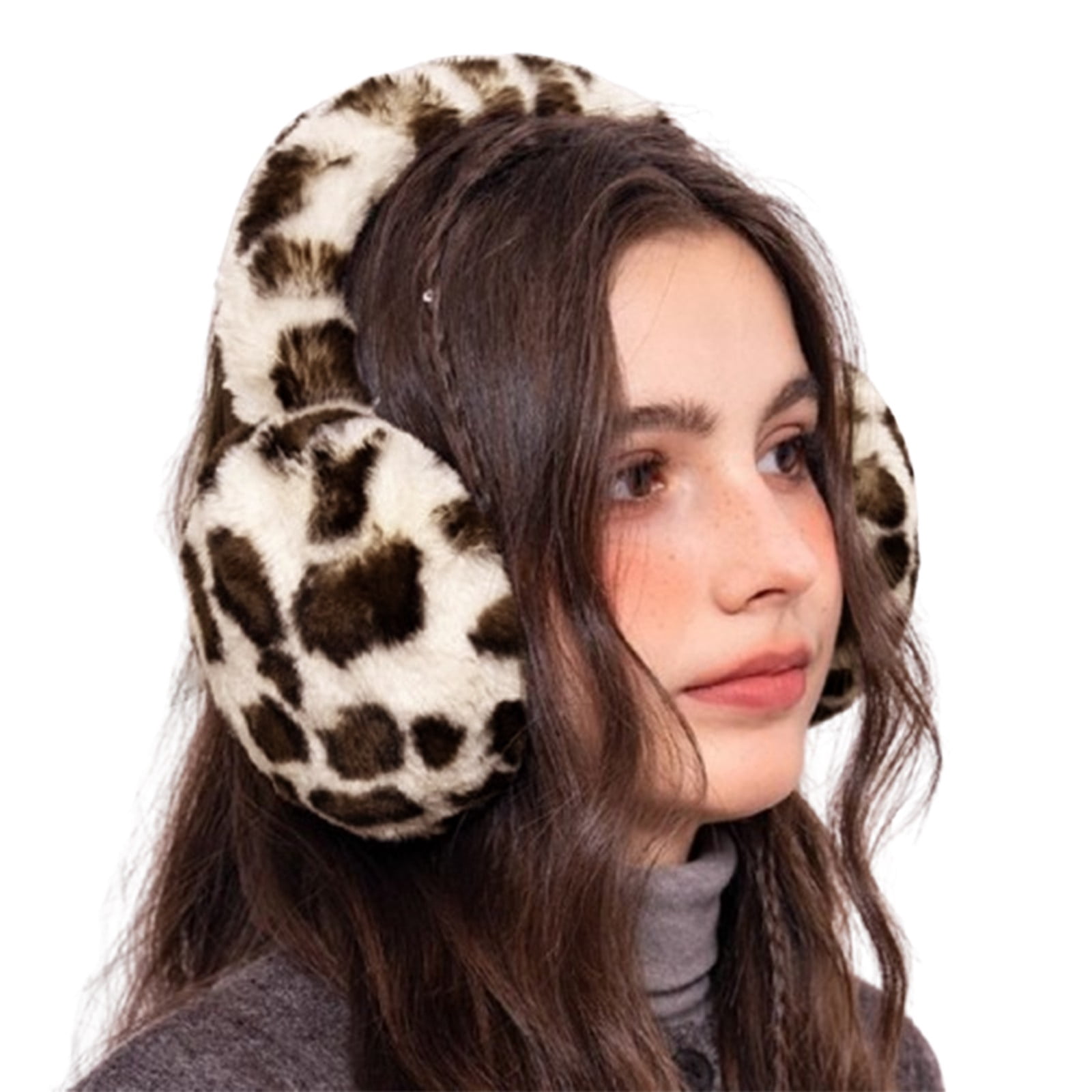 Leopard Print Earmuffs Over a Grey Turtleneck Leopard Print Earmuffs Over a Grey Turtleneck β Earmuffs Outfits