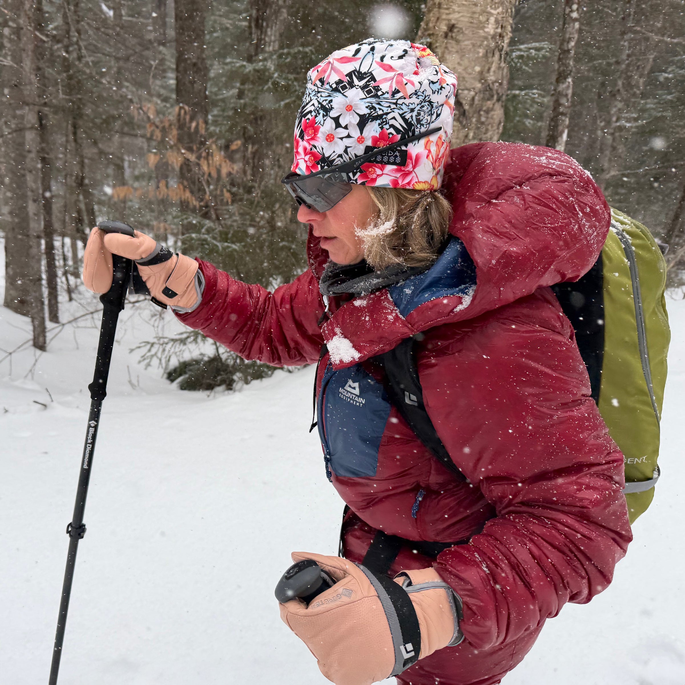 Oversized Red Puffer Jacket for Extreme Cold Oversized Red Puffer Jacket for Extreme Cold β Winter Hiking Outfits