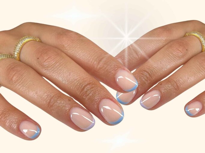 Pastel Blue French Tip Twist Pastel Blue French Tip Twist β Short Winter Round Nails