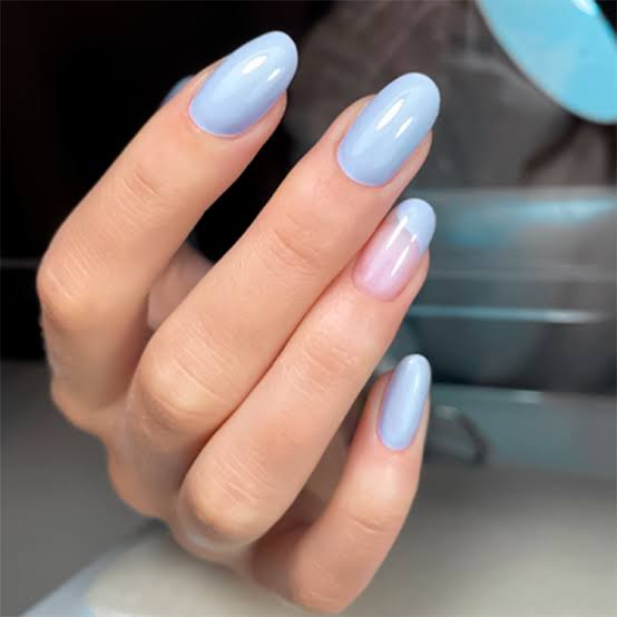 Pastel Blue Gradient Oval Nails Pastel Blue Gradient Oval Nails β Short Winter Oval Nails