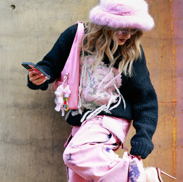Chunky Knit Sweater with Pink Vest for Textured Layering — Winter College Outfits