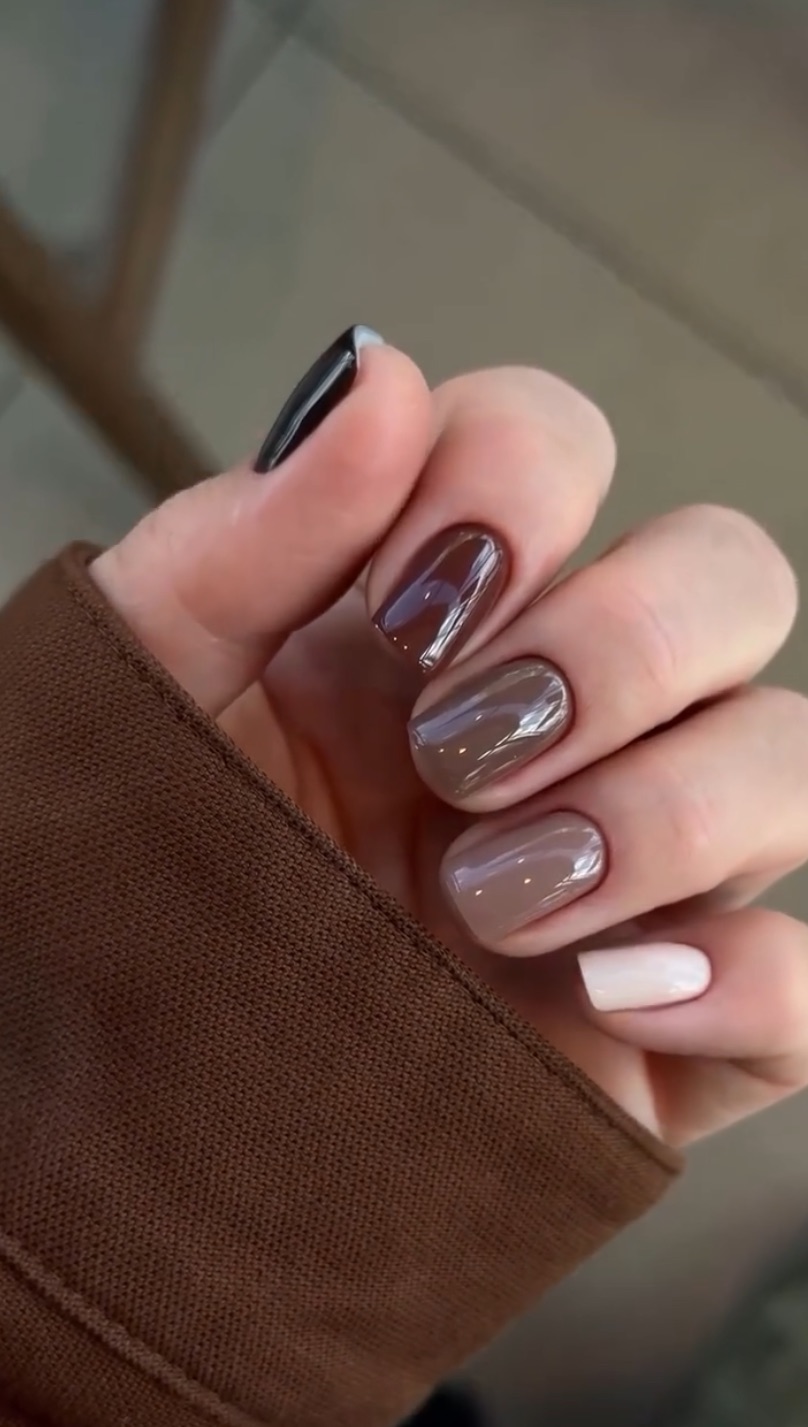 Glossy And Glitter Visual Idea — Winter Gel Nail Colors