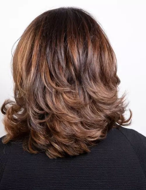 Collarbone Layered Bob with Auburn Highlights Collarbone Layered Bob with Auburn Highlights β Winter Haircuts for Thick Hair
