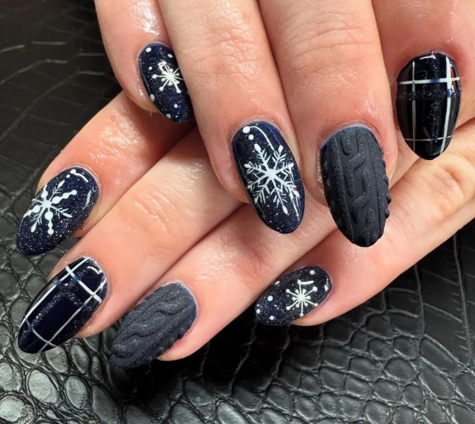 Medium Almond Dark Blue Glitter Cable Knit — Winter Nail Designs